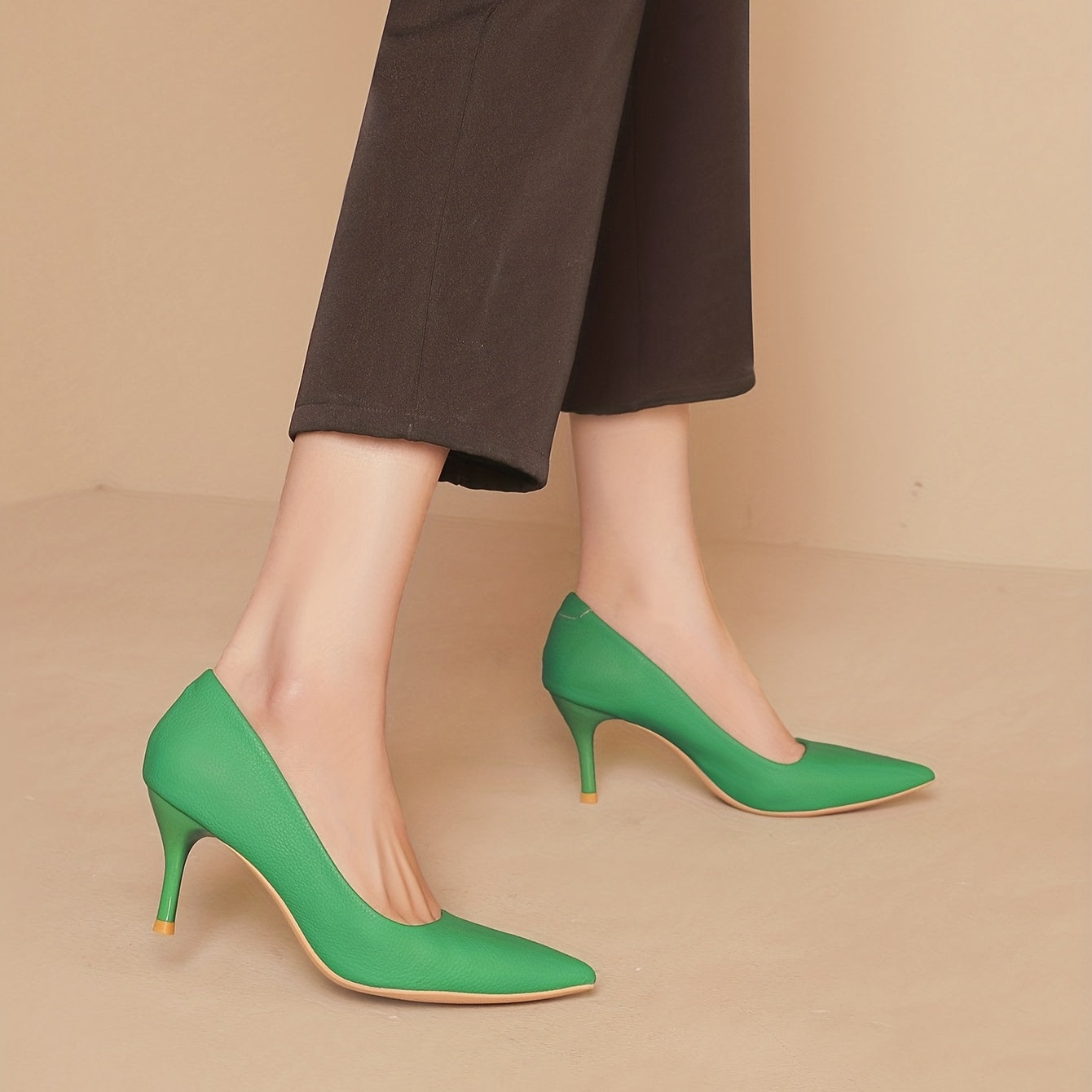 Women's Solid Stiletto Heels Point Toe Outdoor Pumps