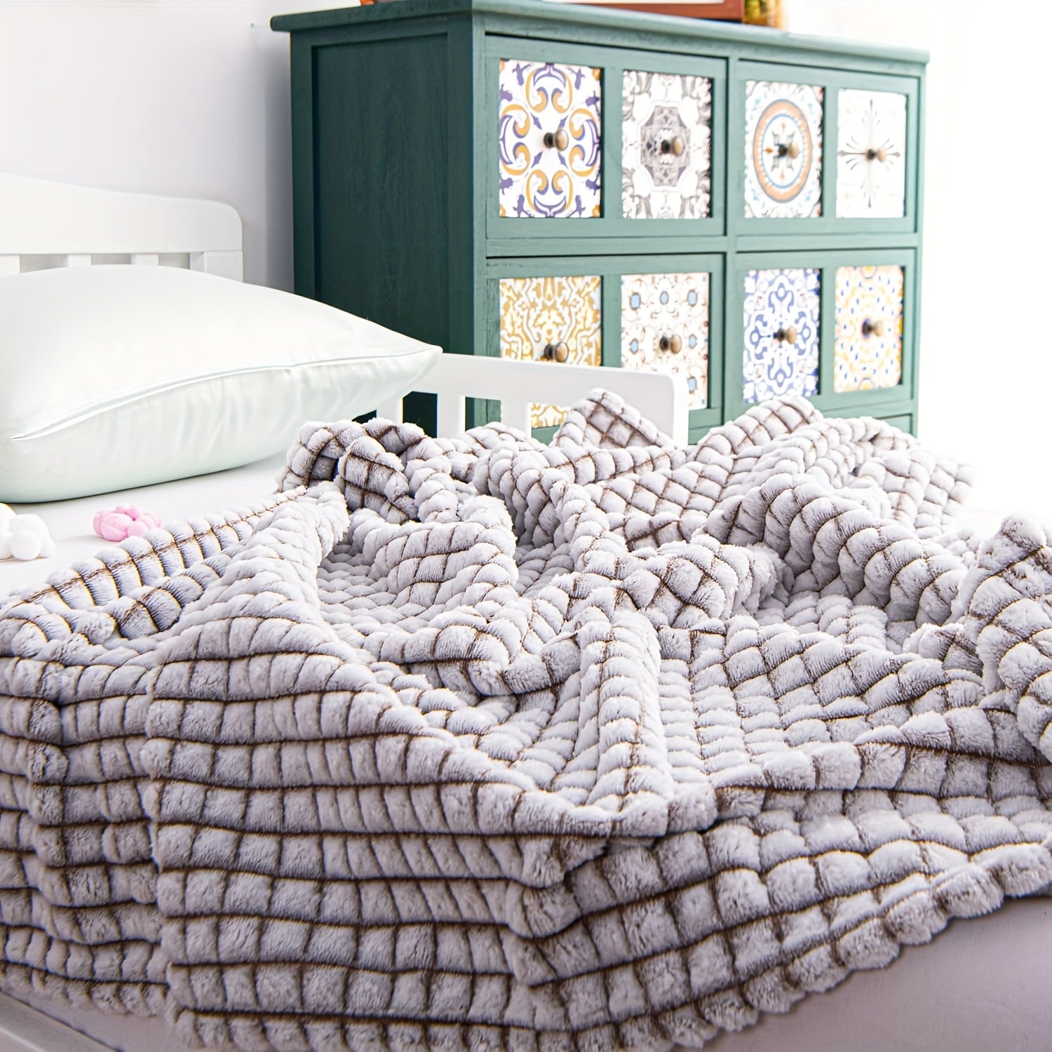 Cozy Plaid Baby Blanket Soft Knit Throw for Newborn Toddler Crib