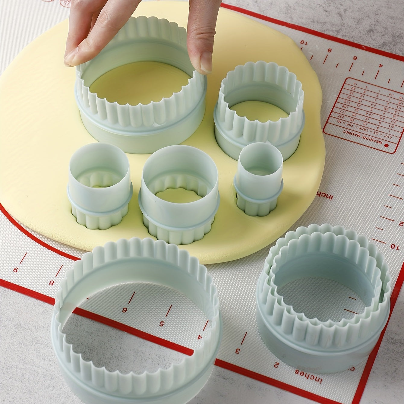 8 Piece Biscuit Mold Set Cookie Cutter for Birthday Party