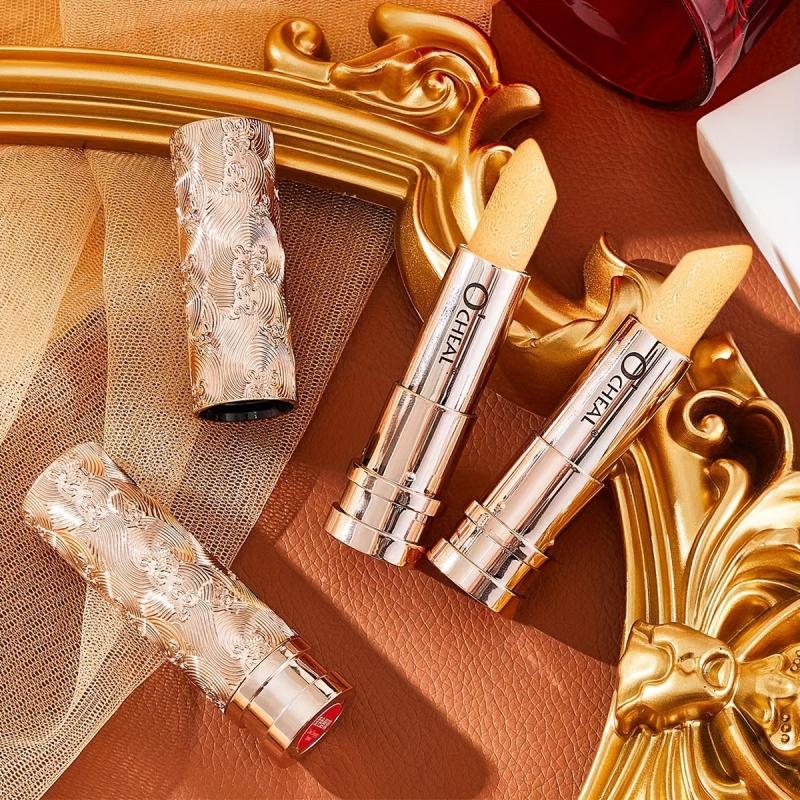 Carotene Moisturizing Hydrating Lip Balm Temperature Changing Lipstick