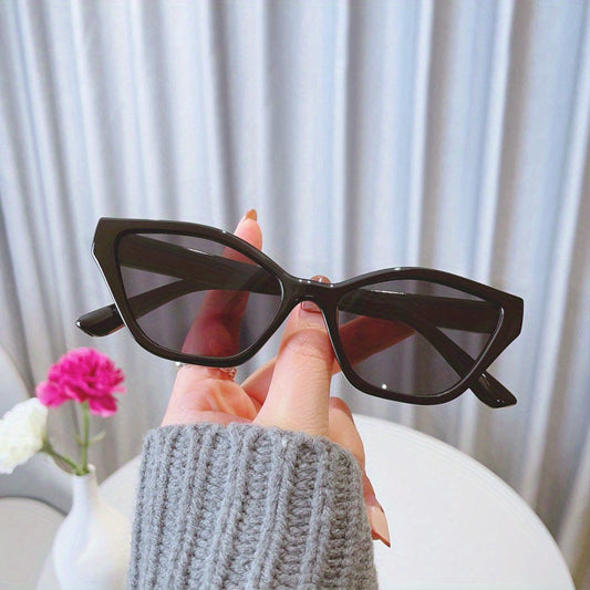 Cat Eye Sunglasses Gradient Lens Minimalist Square Frame Eyewear