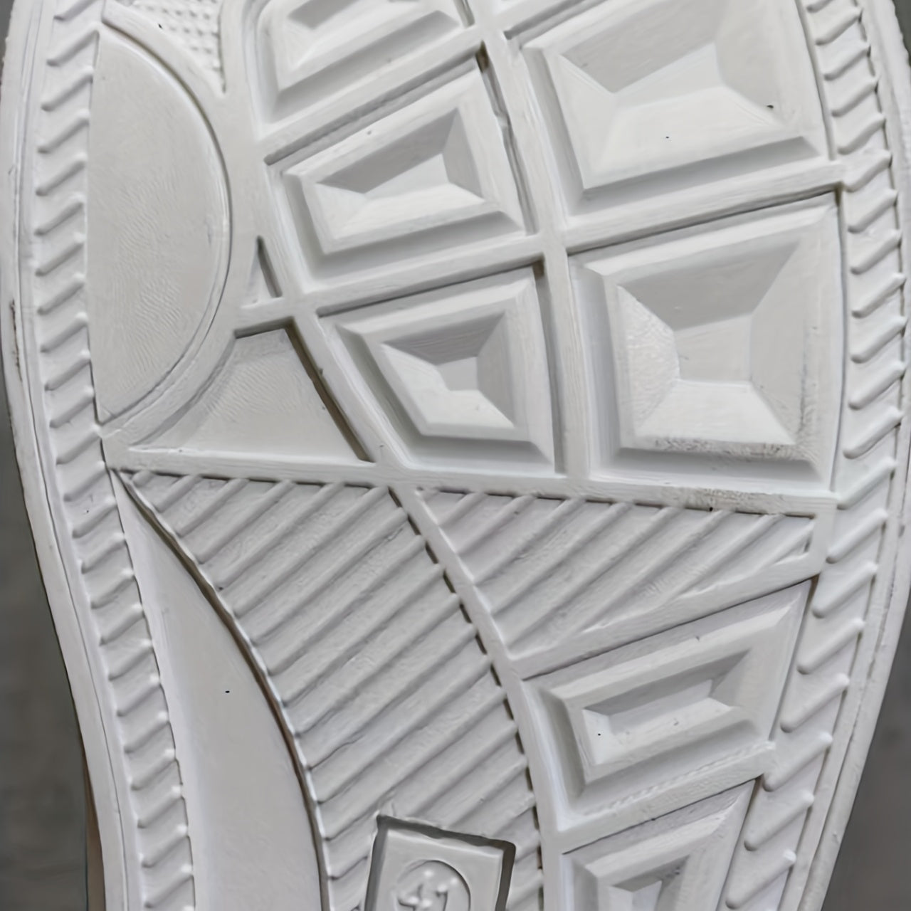 Men's Minimalist Skate Shoes Non Slip Sneakers