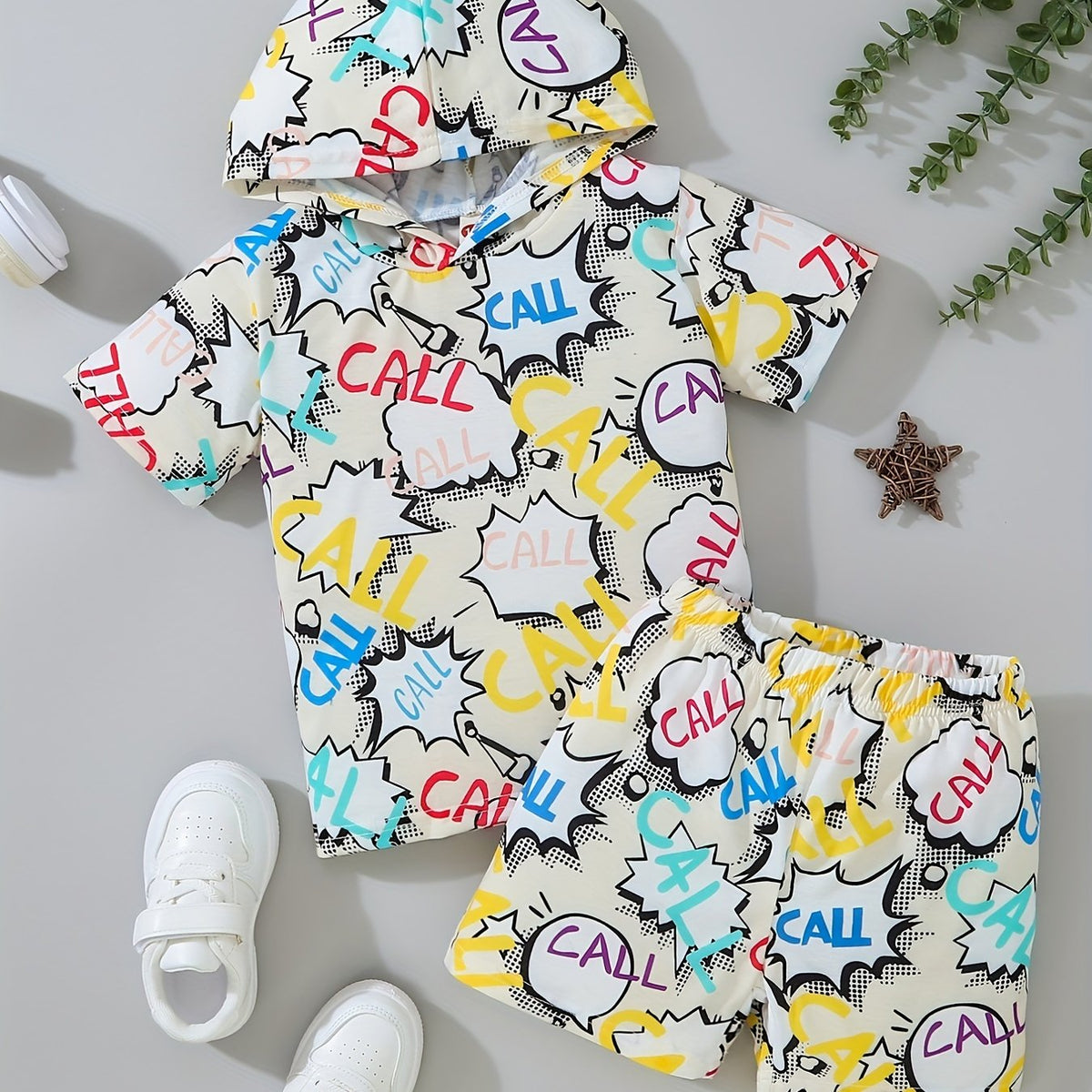 2pcs Little Boy Casual Call Graphic Hooded Short Sleeve Tees & Shorts Set