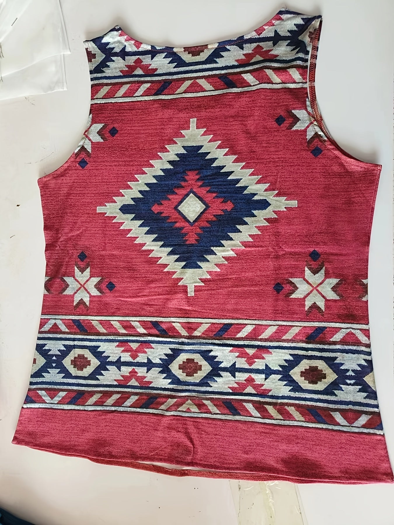  Geo Print Round Neck Graphic Tank Top