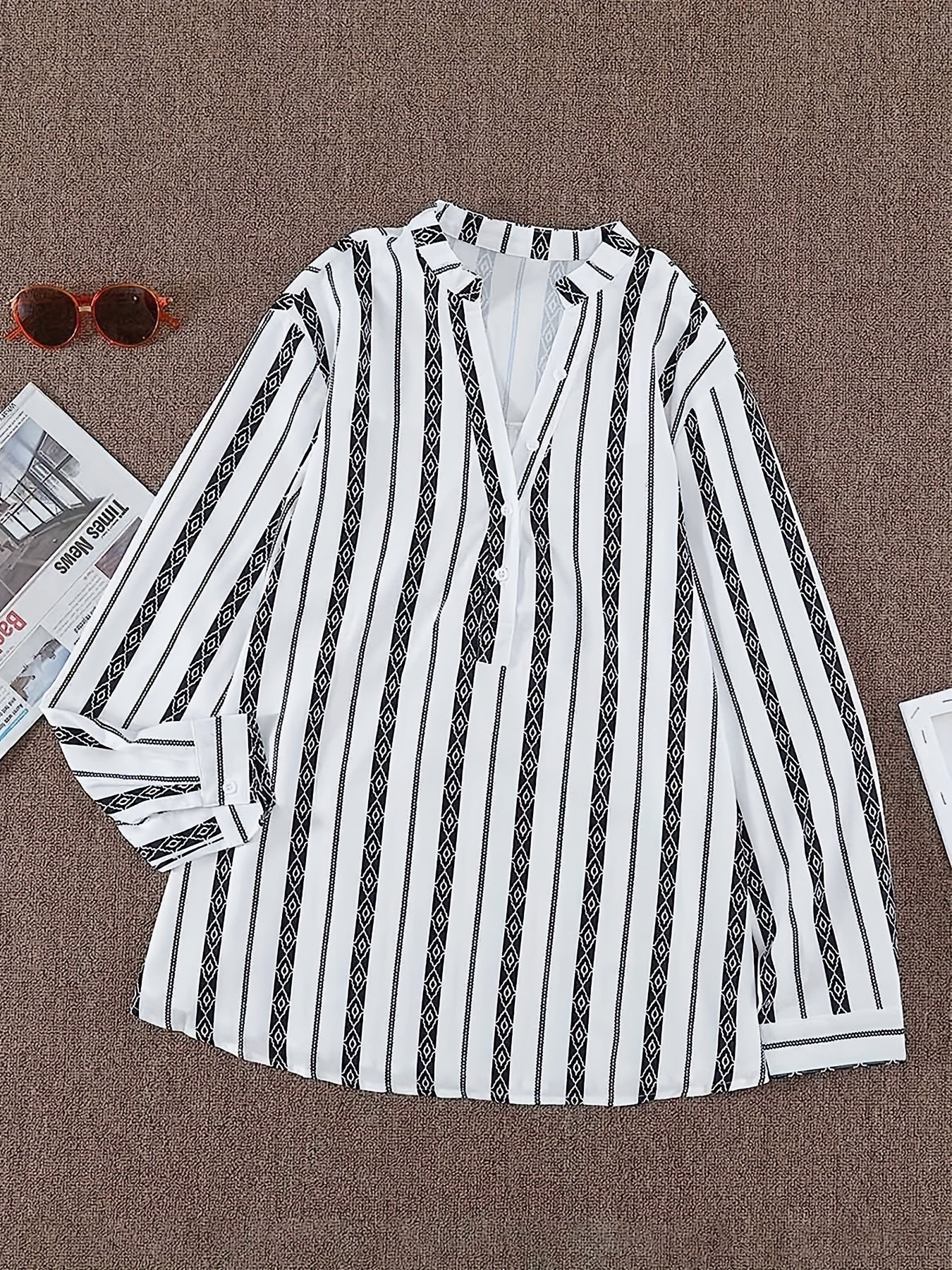  Boho Blouse Women's Geo Print Long Sleeve Notched Neck Button Up