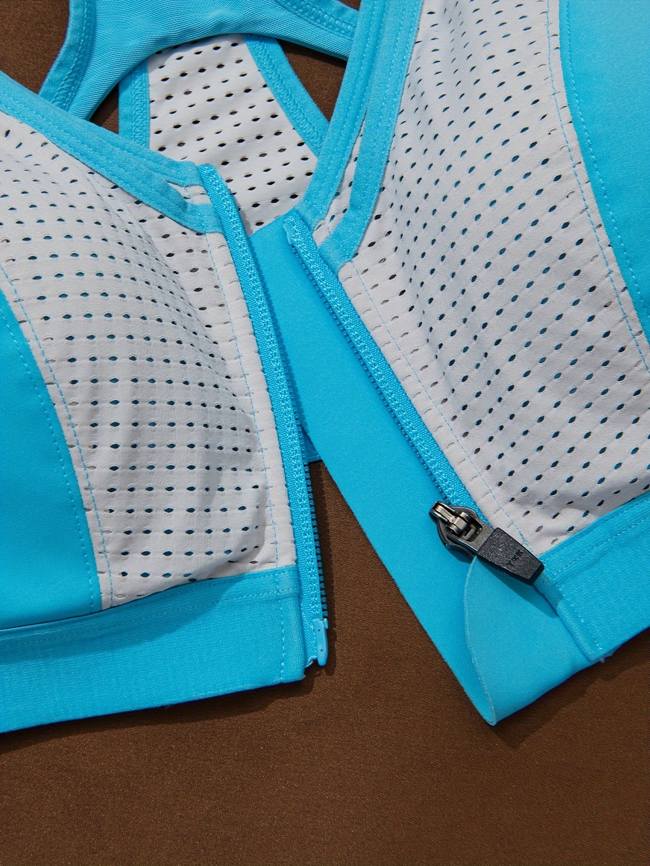 Comfy Cut Out Zipper Sports Bra for Women