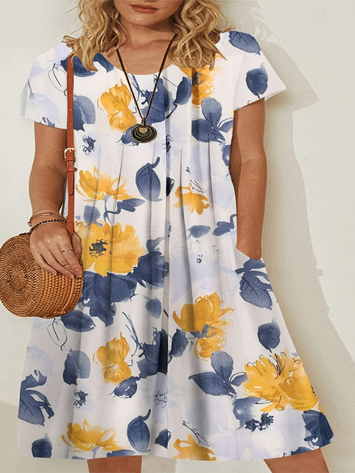  Floral Print Short Sleeve Round Neck Dress With Pockets