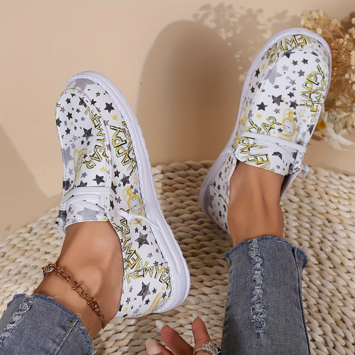 Women's Skate Shoes With Star & Year's Letter Designs