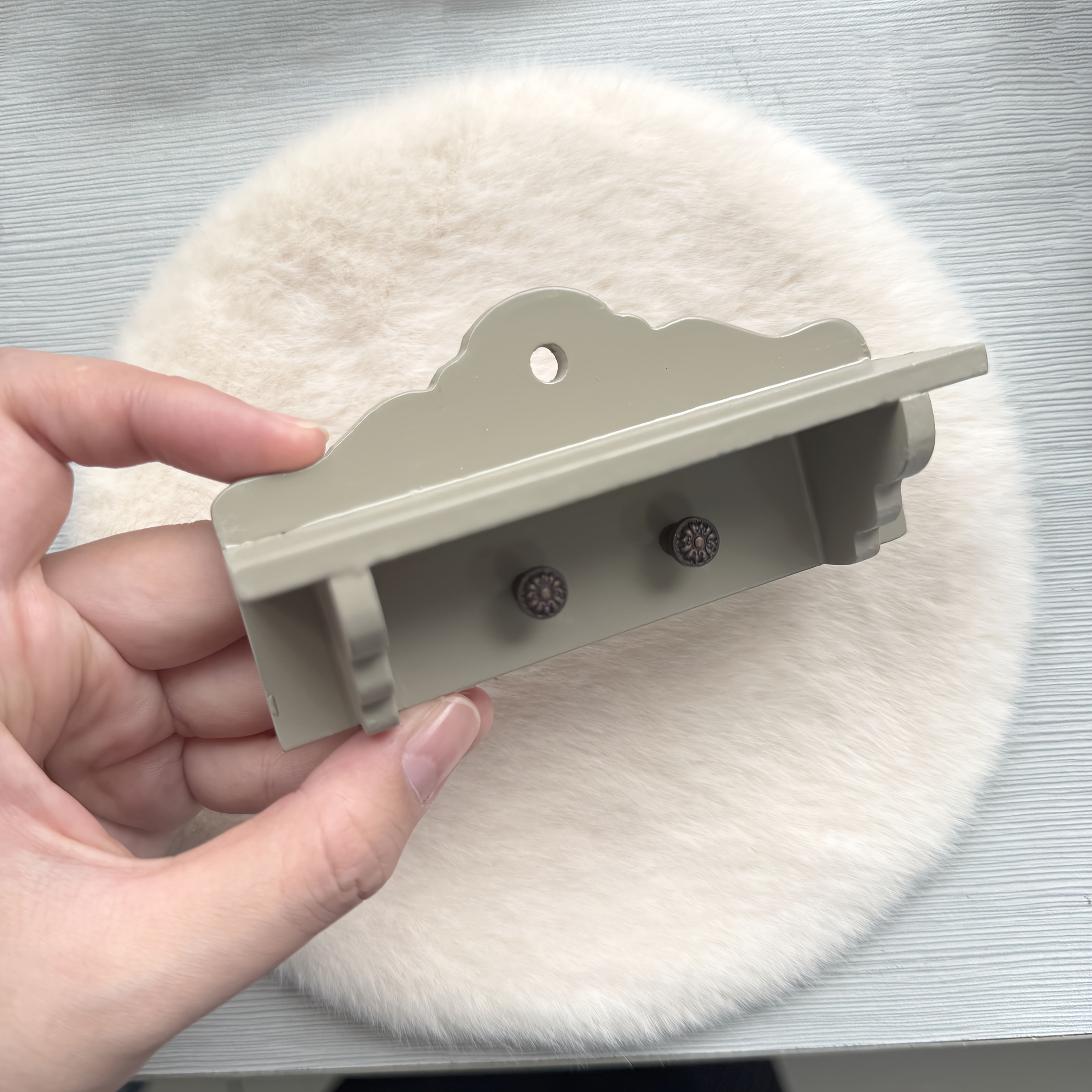 European Style Wooden Bathroom Wall Hangers Mini Shooting Props