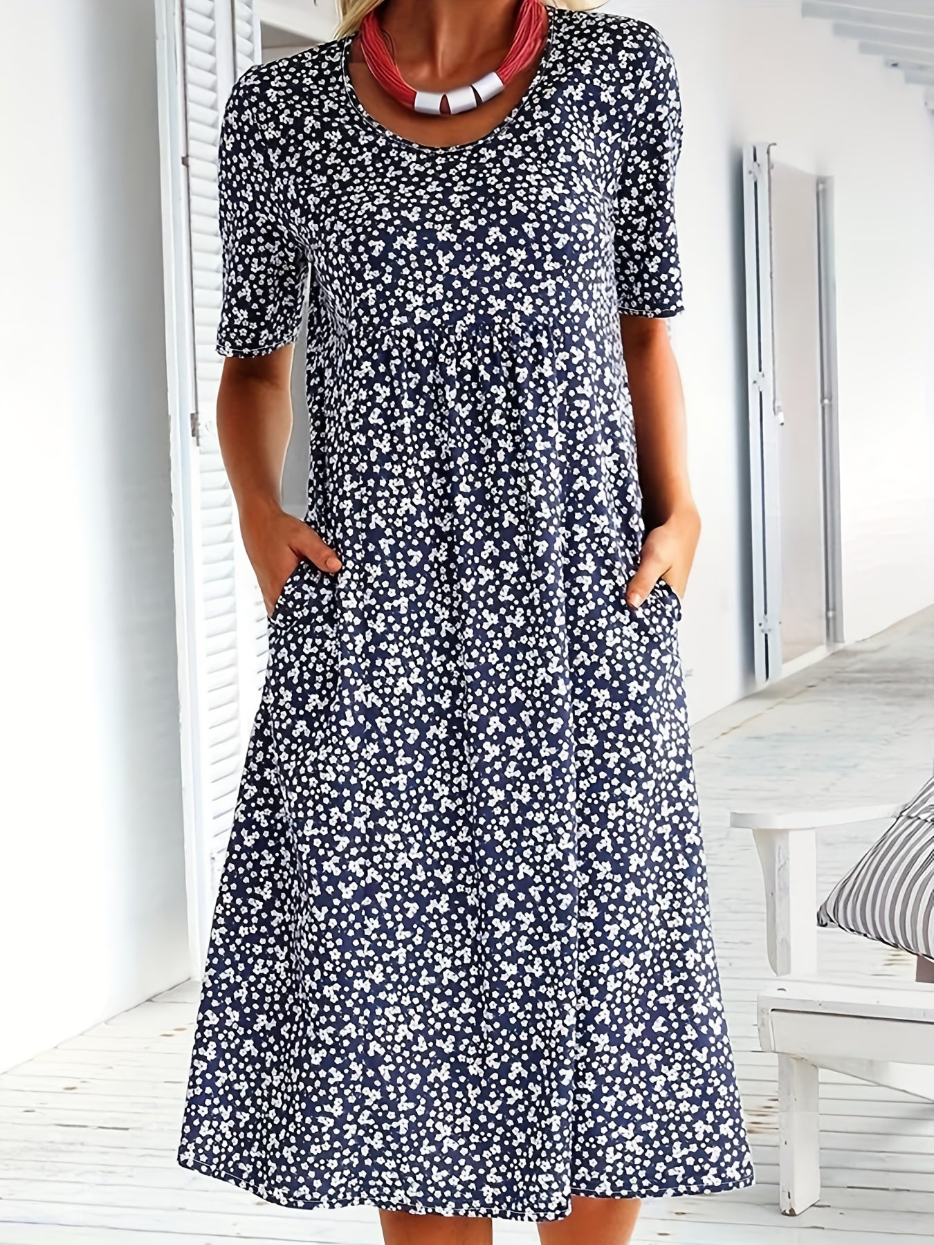  Floral Print Short Sleeve Round Neck Dress With Pockets