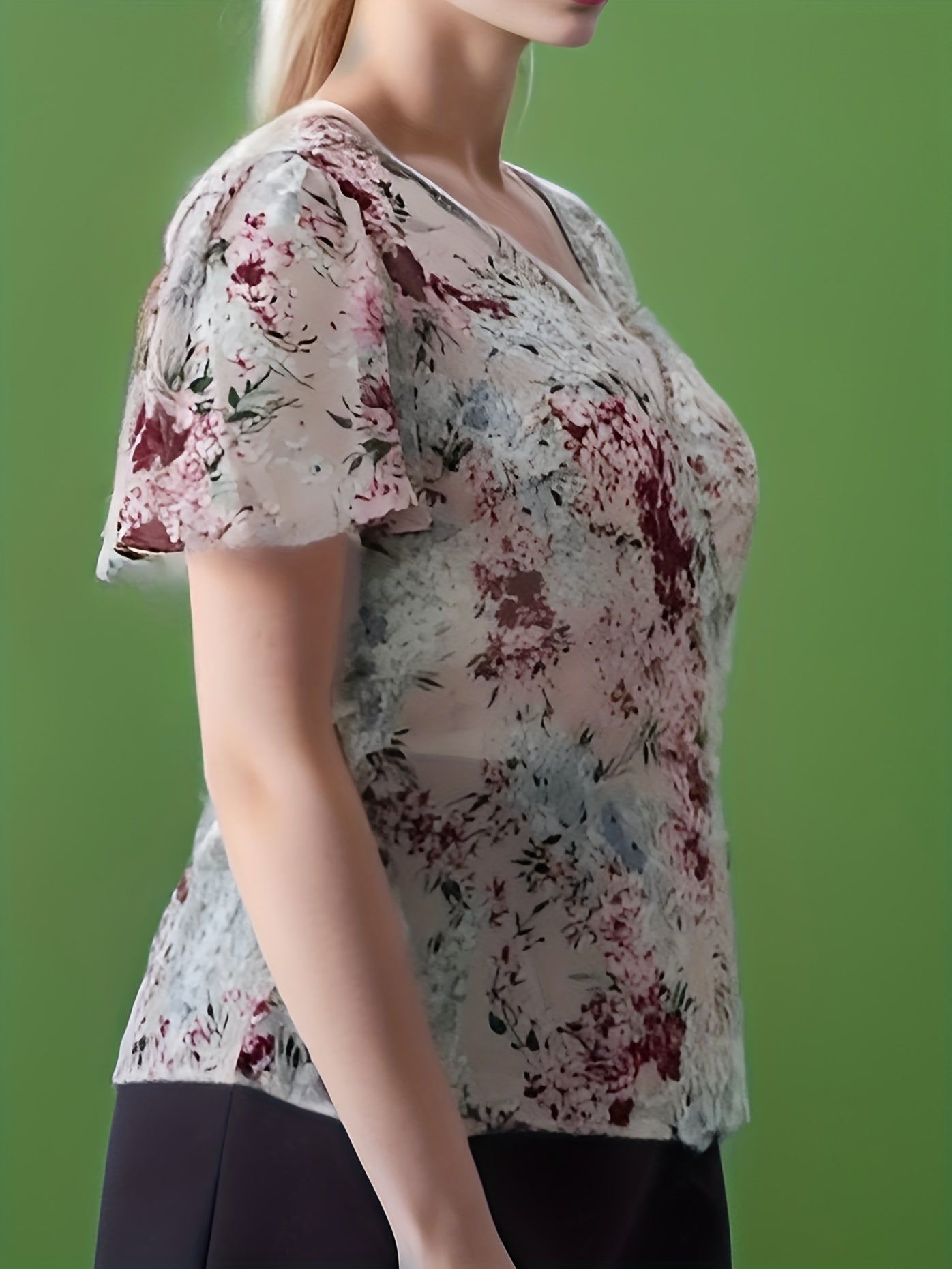  Floral Print Short Sleeve Surplice Neck T-shirt