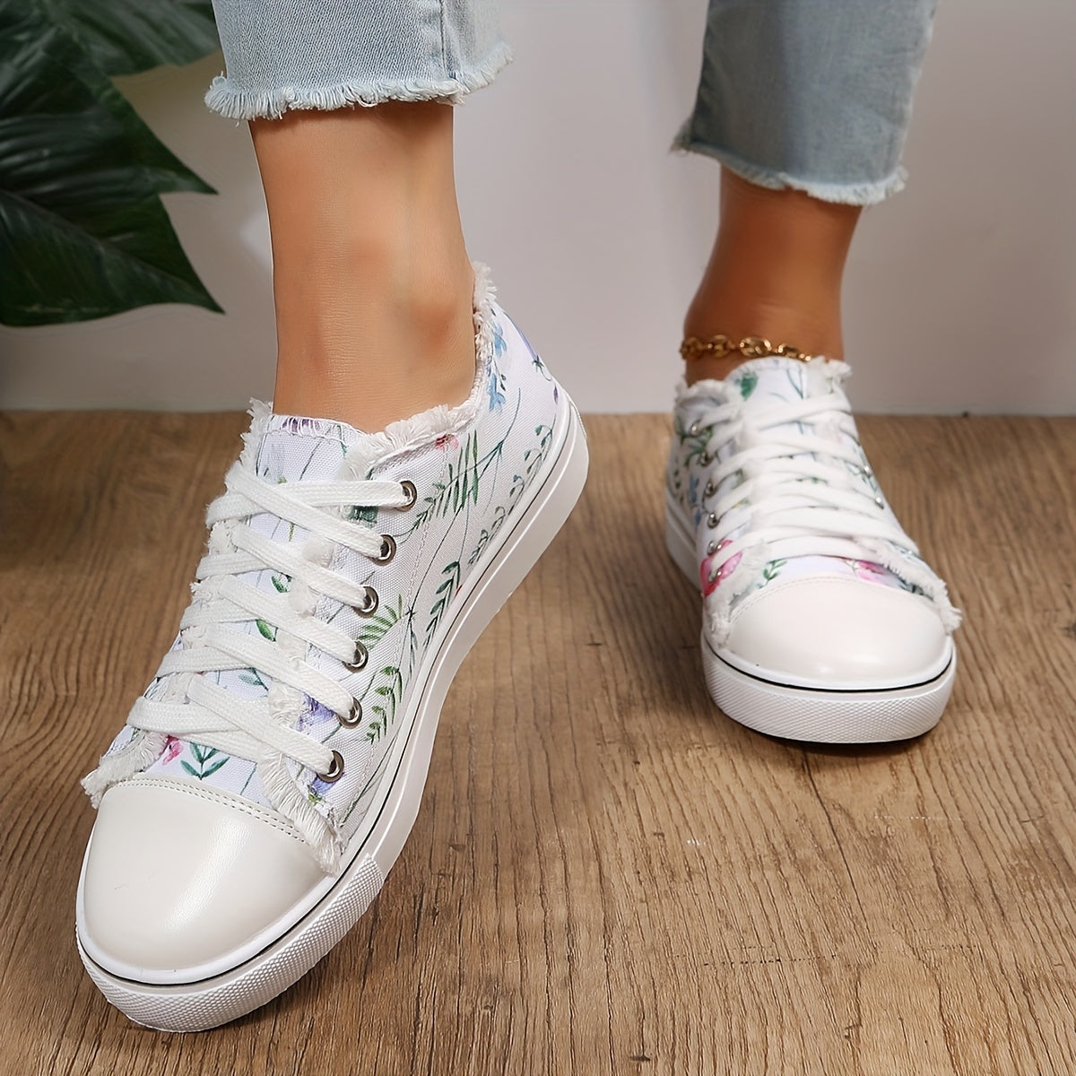 Floral Print Canvas Sneakers Lace Up Round Toe Walking Shoes