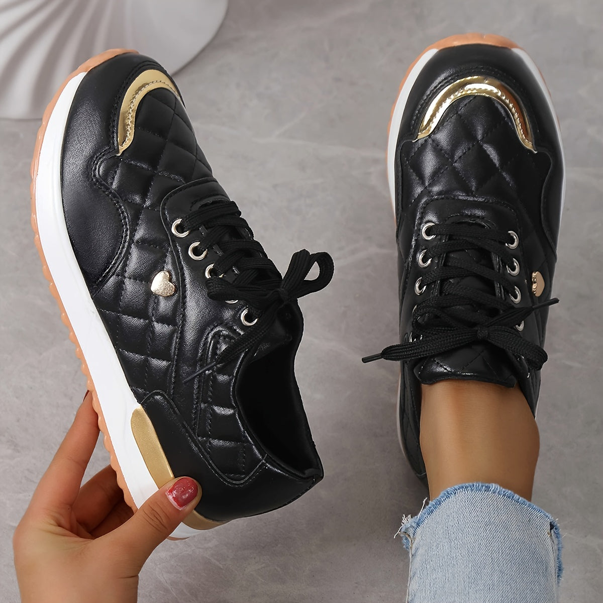 Women's Lightweight Lace-Up Sneakers Comfortable Low-Top Sports Shoes