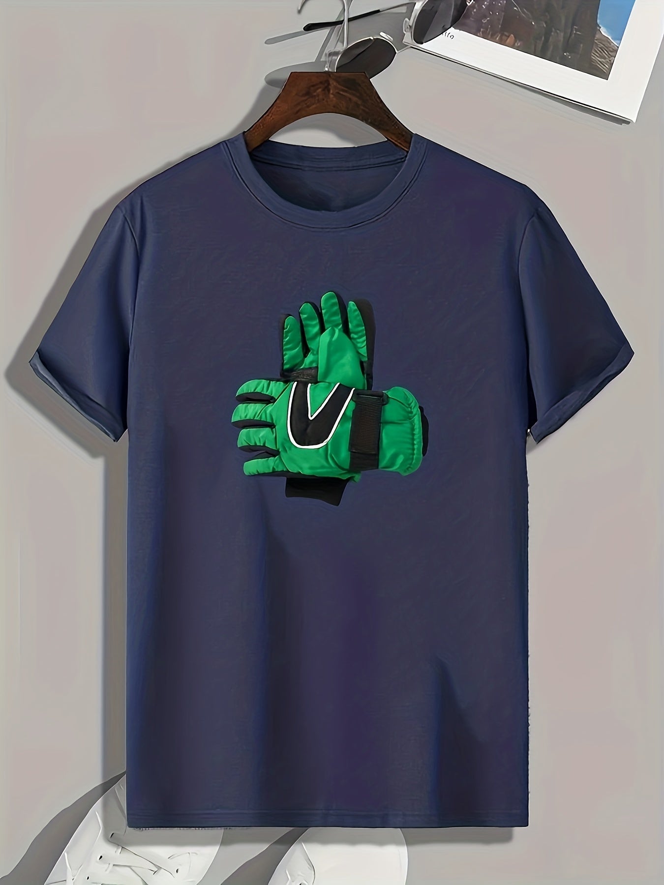Men's Comfy Active Tee w/ Glove Print, Stretch & Breathable, Outdoor Summer