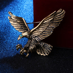 Vintage Eagle Brooch Men's Domineering Animal Pin Rhinestone Wings Chain Brooch