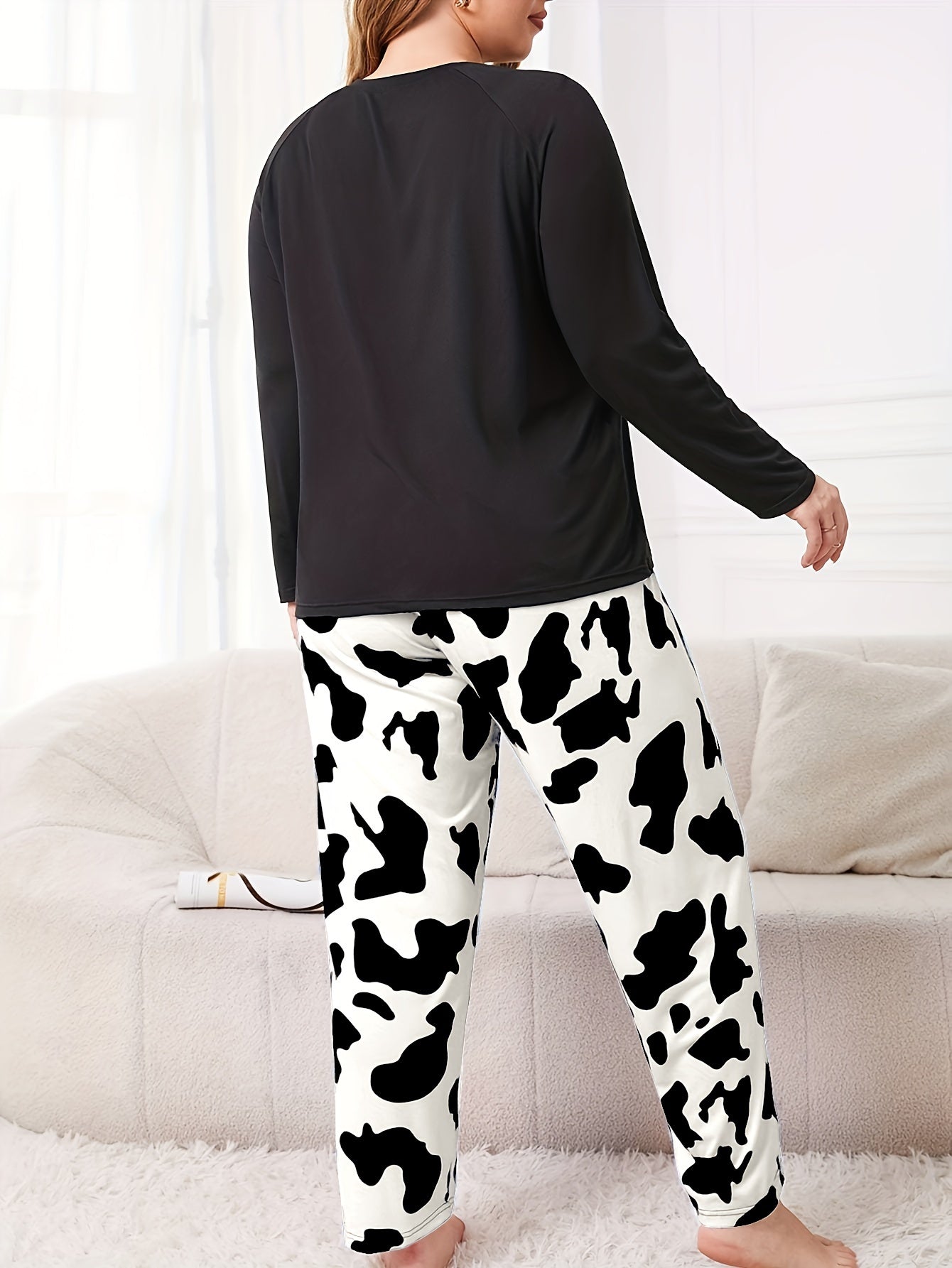  Eyelash & Cow Print Long Sleeve Round Neck T shirt & Pants Pajamas Set
