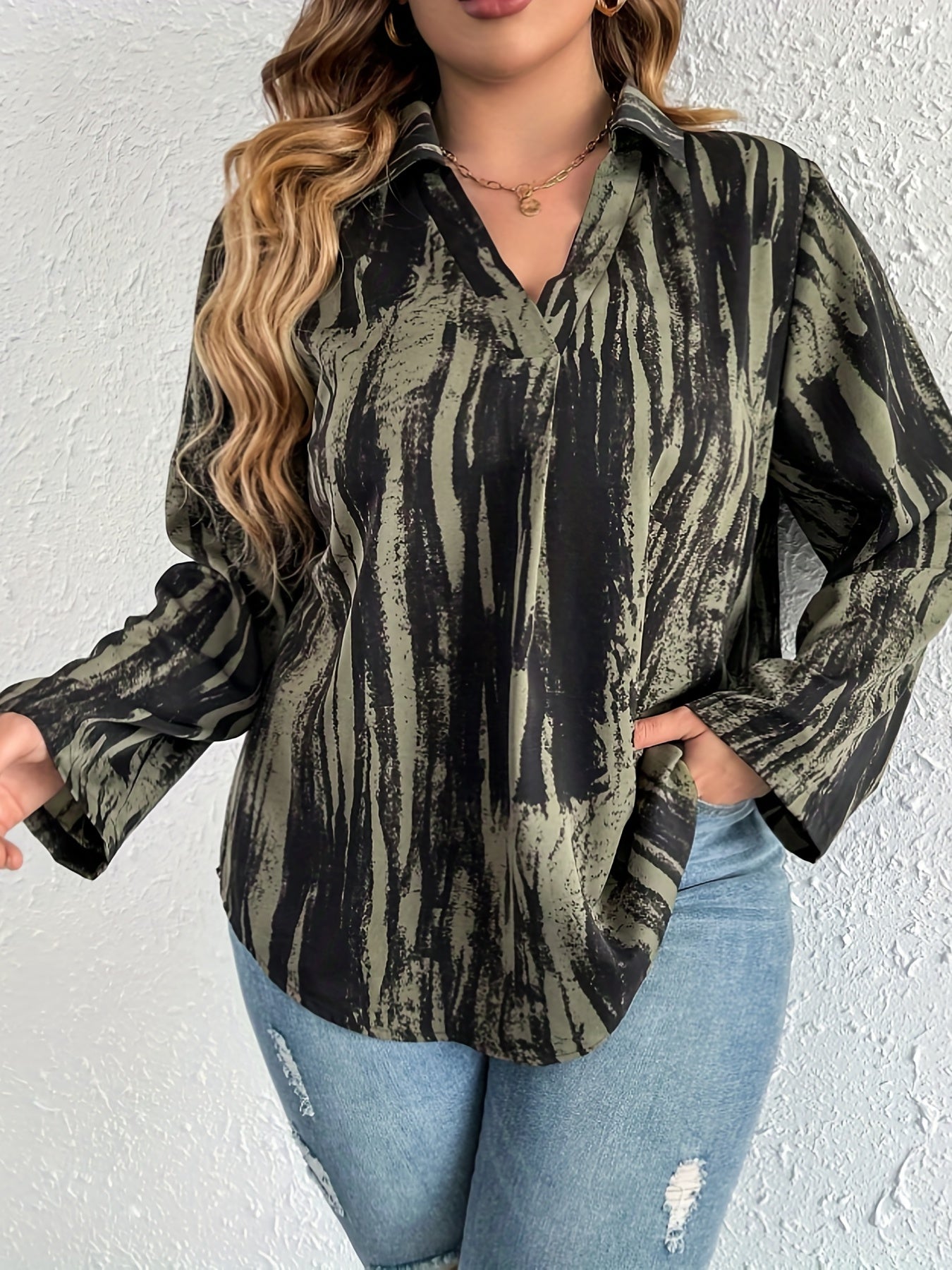  Stripe Print V-Neck Blouse