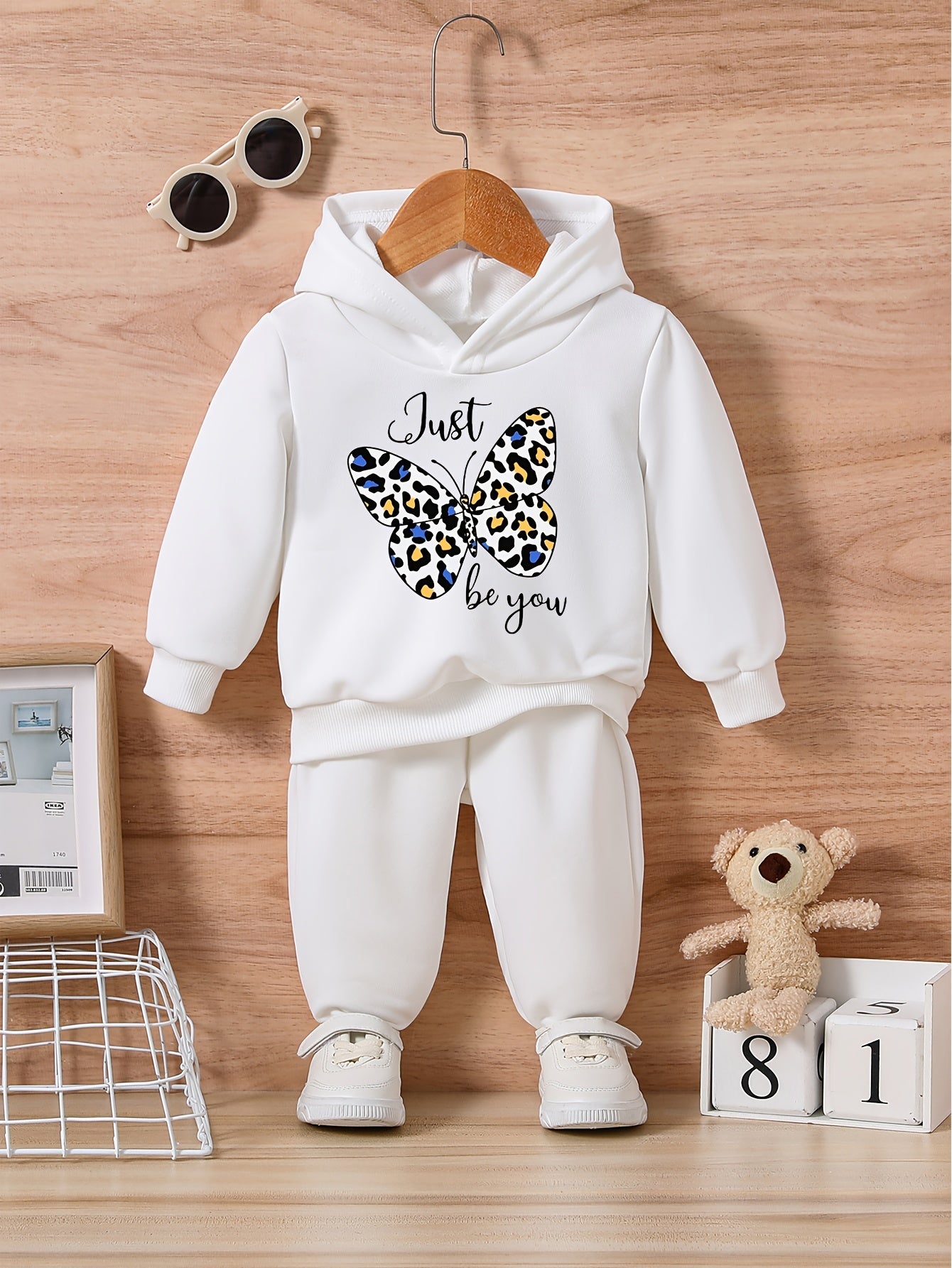 Baby Butterfly & Letter Print Casual Outfit Set