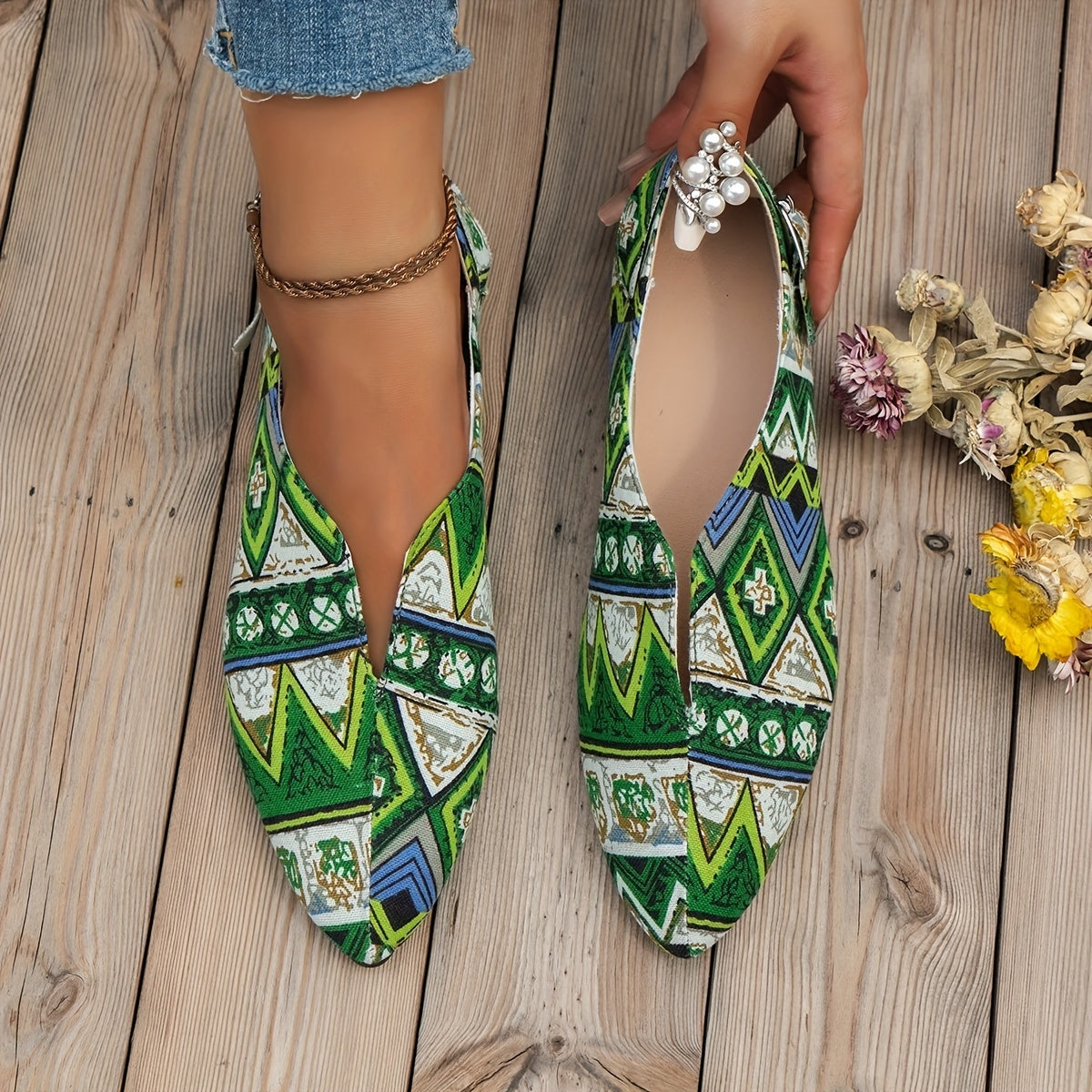 Women's Tribal Style Flats Slip On Canvas Shoes Lightweight Flat Shoes