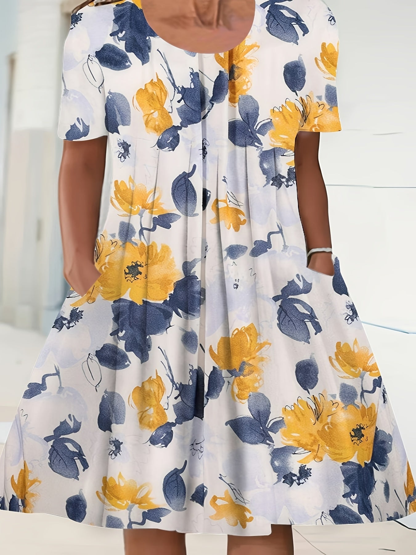  Floral Print Short Sleeve Round Neck Dress With Pockets