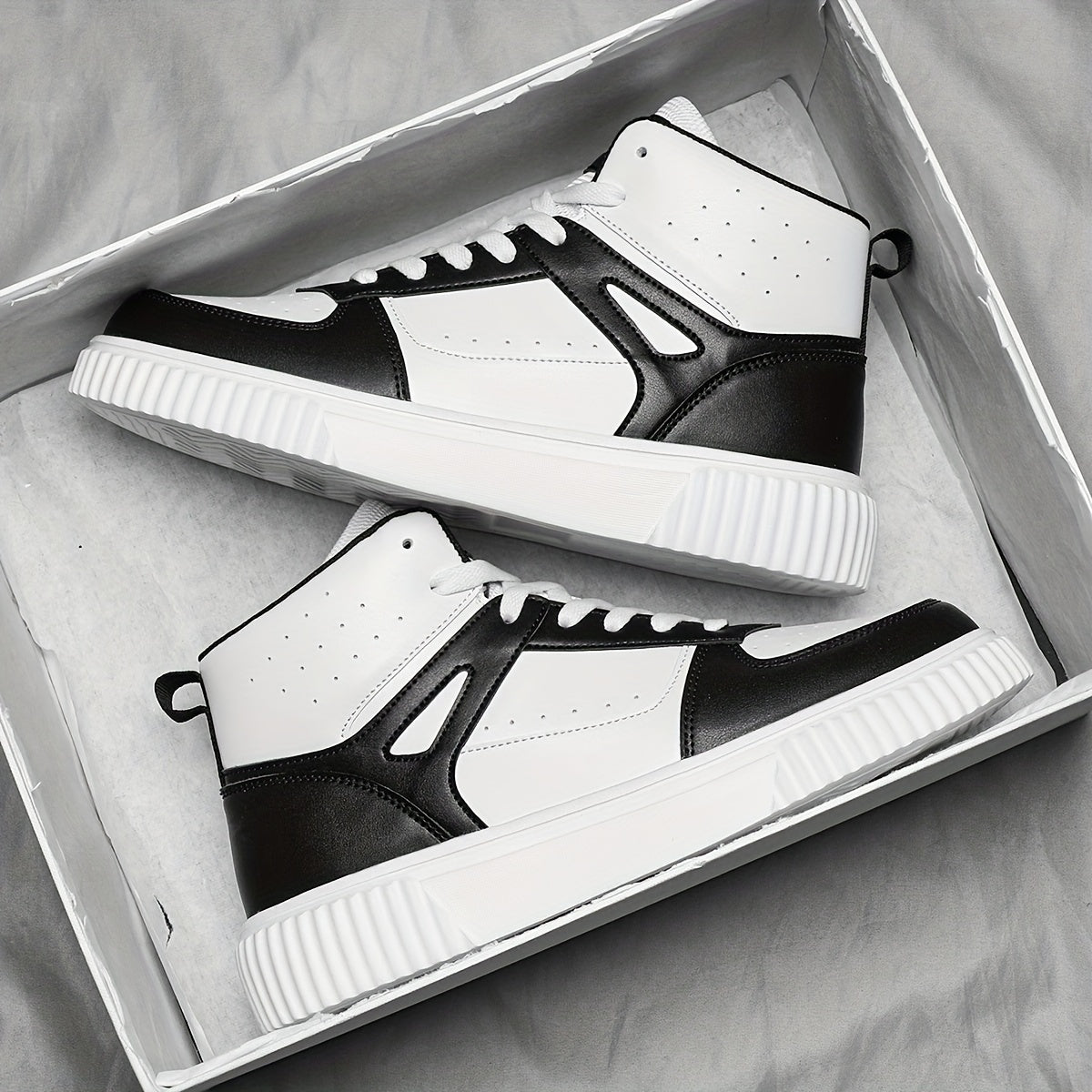 Men's High Top Skate Shoes Comfy Non Slip Lace Up Soft Sole Sneakers