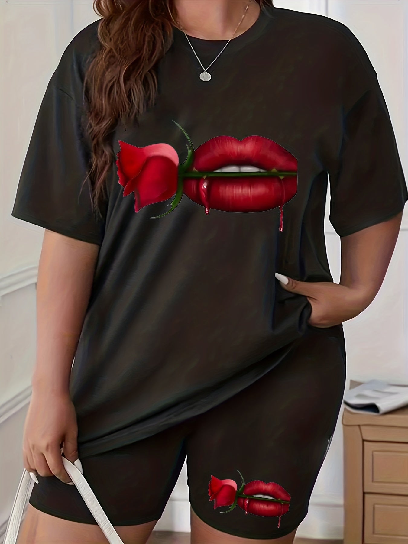 Women's Plus Rose & Lip Print Short Sleeve Tee & Shorts Set