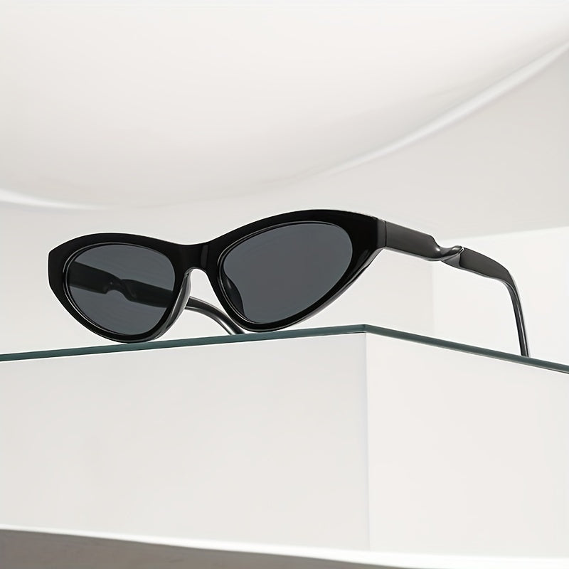 Triangle Frame Sunglasses Solid Gradient Lens Vintage Eyewear