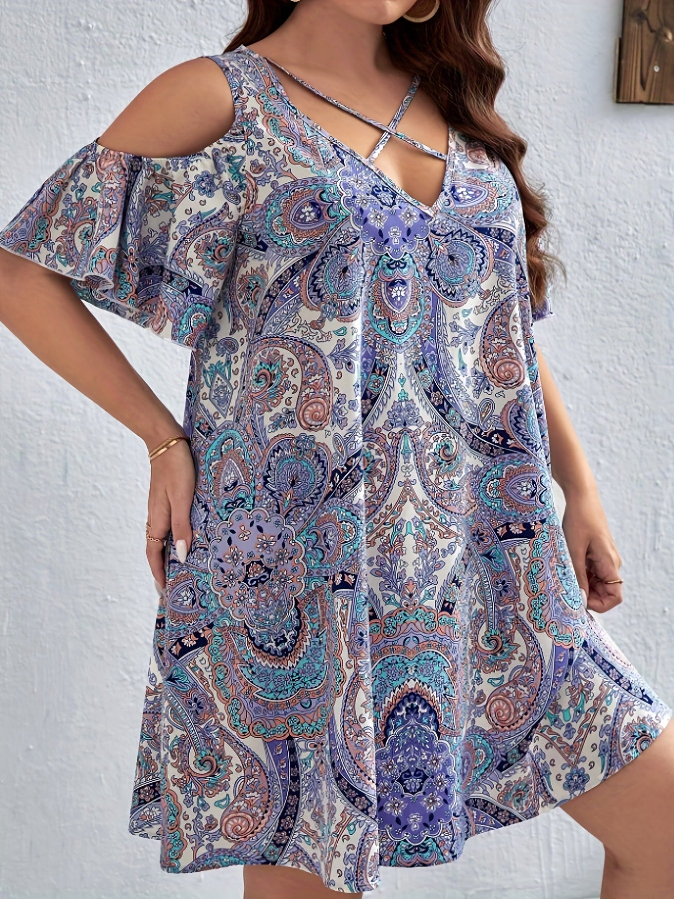 Women's Plus Paisley Print Cold Shoulder Mini Dress