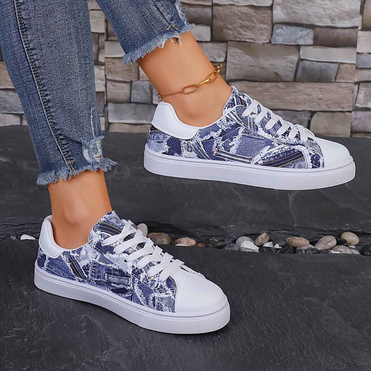Women's Graffiti Pattern Flat Skate Shoes Breathable Non slip Outdoor Sneakers