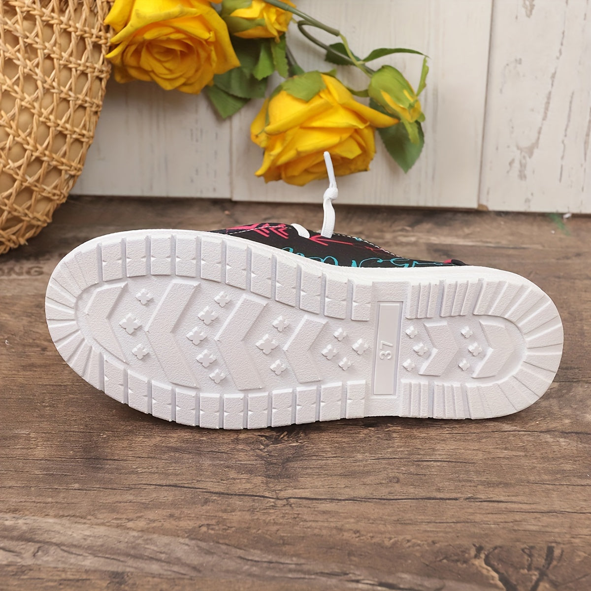 Women's Skate Shoes Hearts & Arrows Flat Lace-up Sneakers