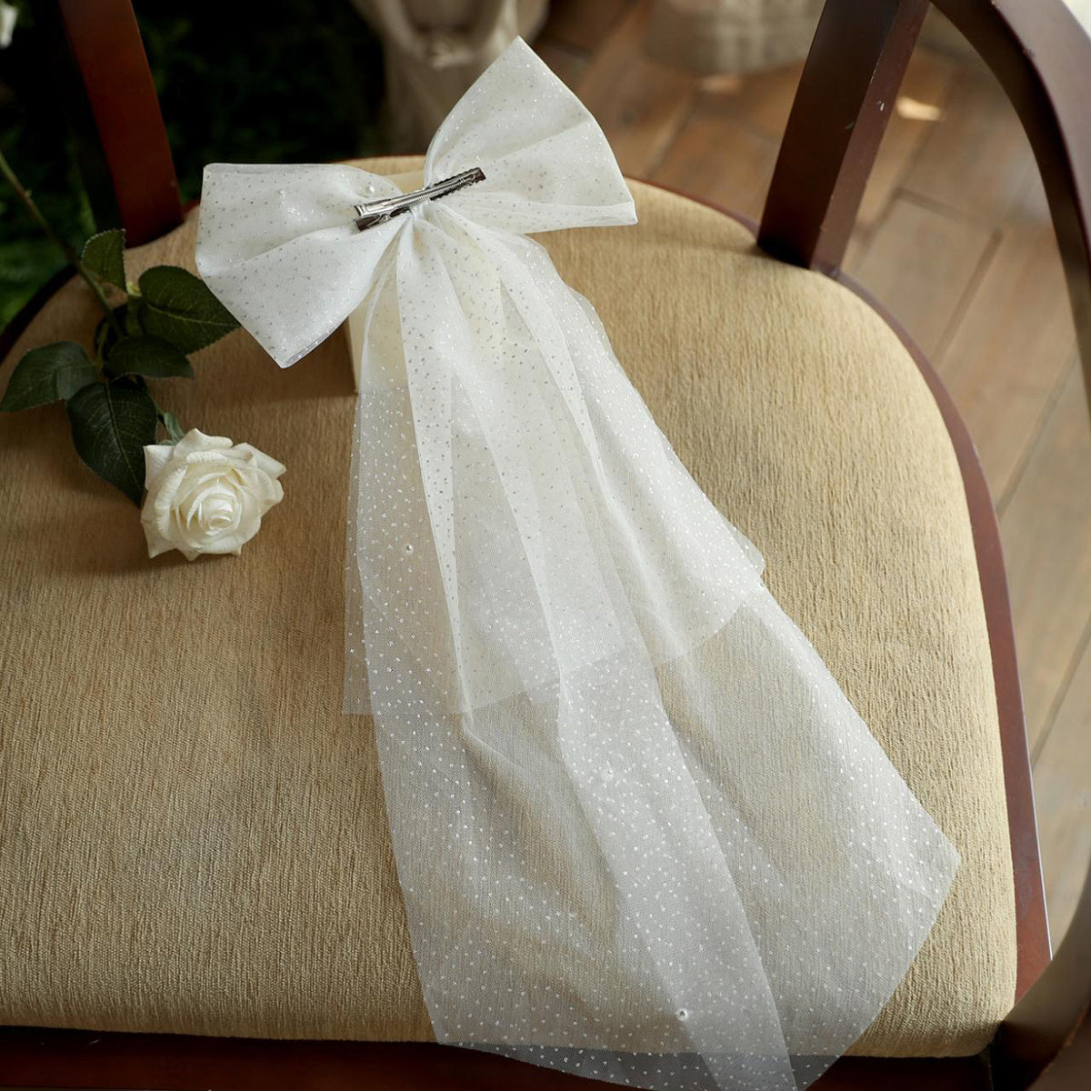 Bridal Hair Bow with Flowing Mesh Veil Wedding Prom Hair Accessory