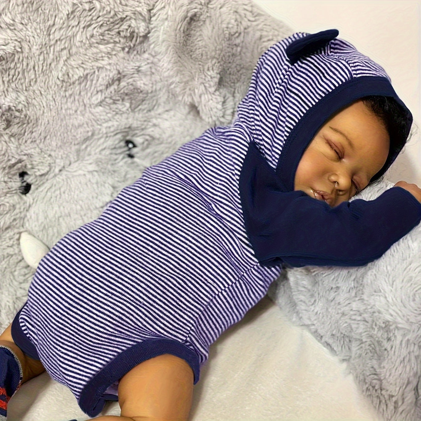 Realistic Reborn Baby Doll Soft Cloth Body Implanted Hair Socks Paci