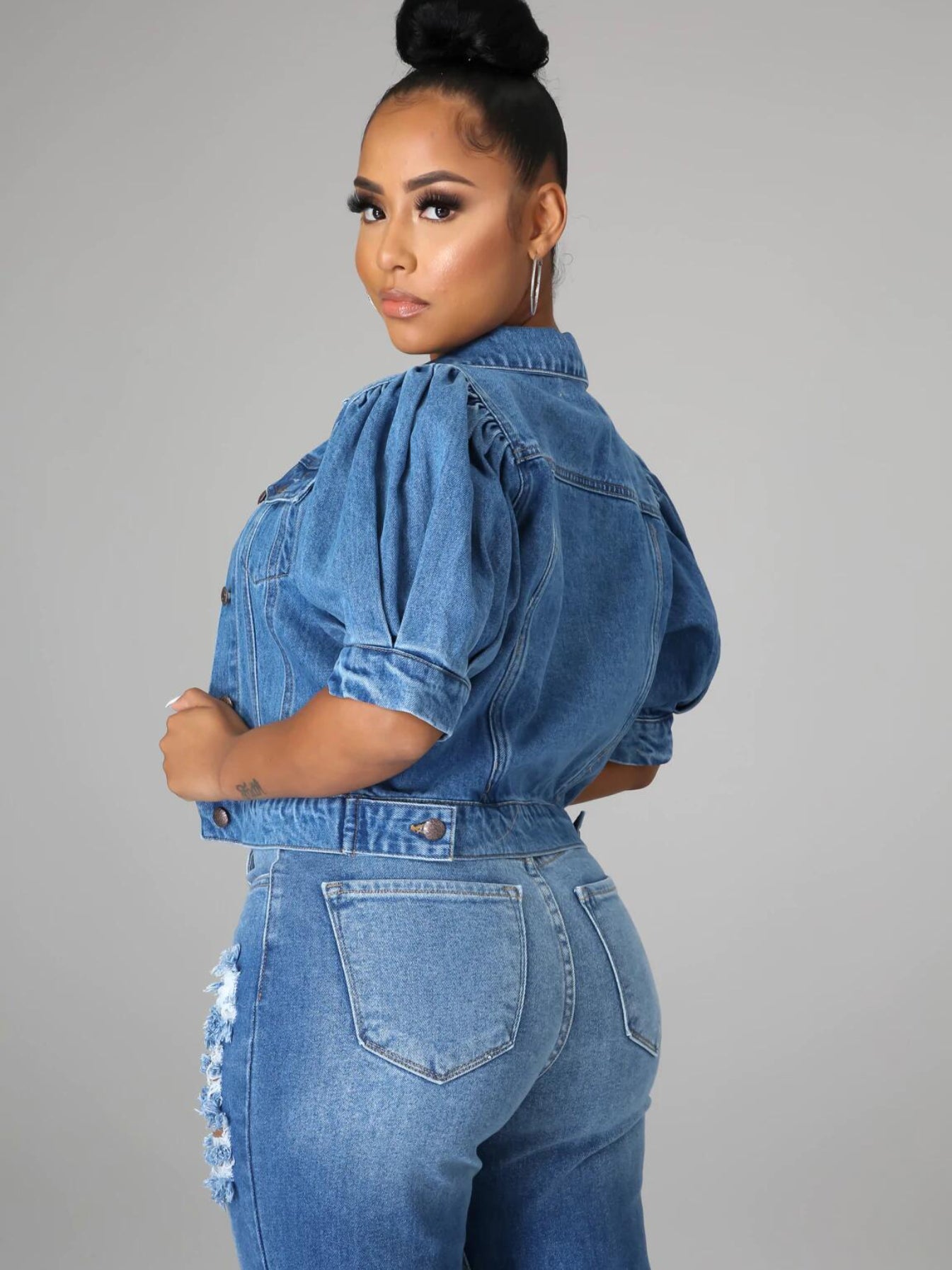 Short Sleeves Denim Jacket with Flap Pockets