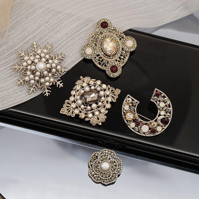 Locke Court Brooch Micro Inlaid Diamonds Pearl Flowers Brooch