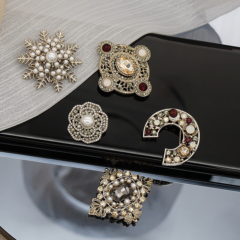 Locke Court Brooch Micro Inlaid Diamonds Pearl Flowers Brooch