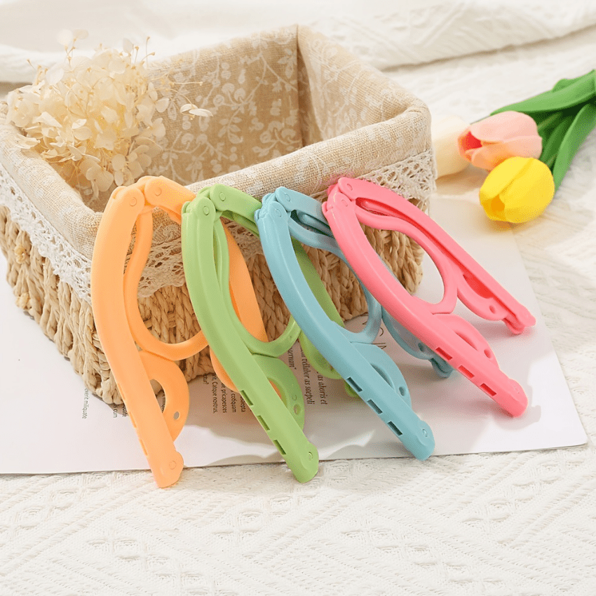 4pcs Foldable Travel Hangers Lightweight Portable Non Slip for Clothing