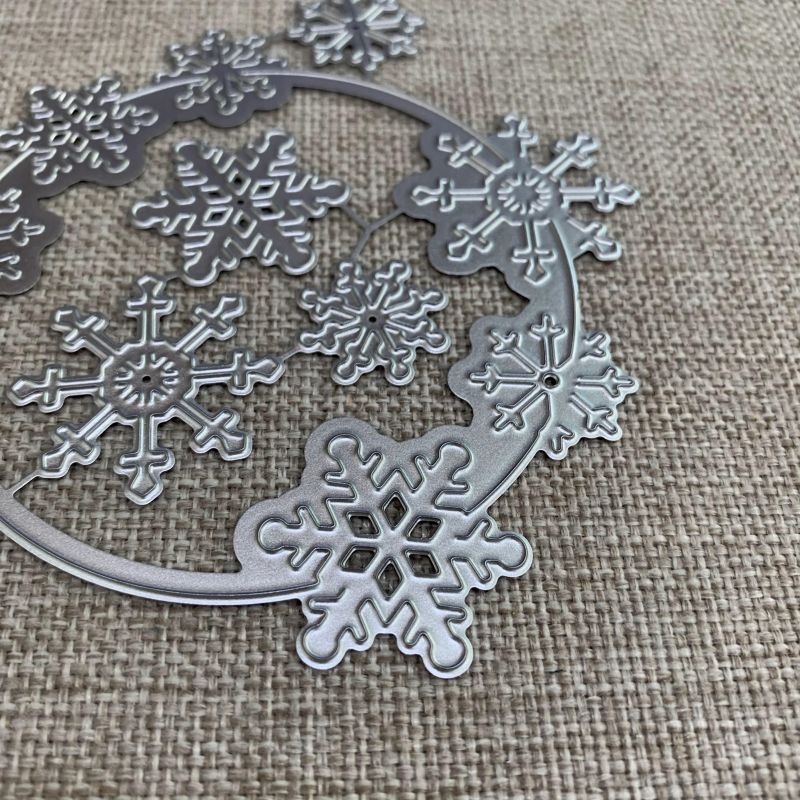 Snowflakes Circle Frame Metal Cutting Dies for Scrapbooking