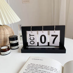 Creative Wooden Page Turning Calendar Home Desktop Ornament