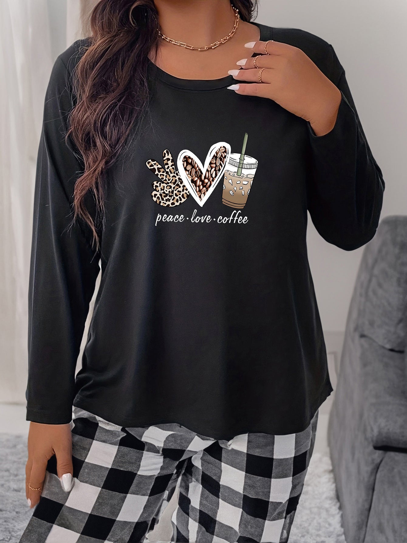 Women's Plus Heart & Coffee Print Long Sleeve Round Neck Sleepwear Top