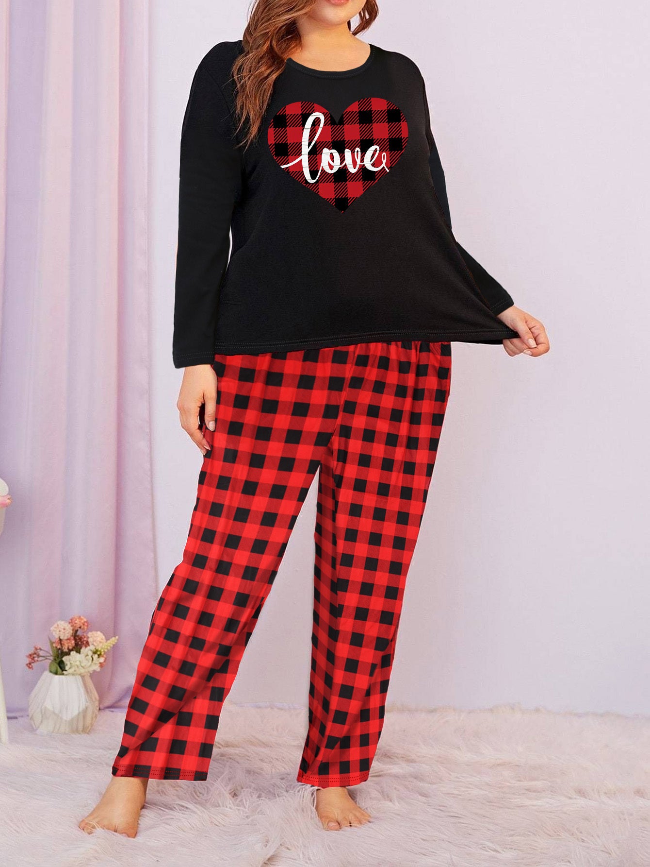  Heart & Letter Print Pajamas Set Long Sleeve Crew Neck Tee & Plaid Pan