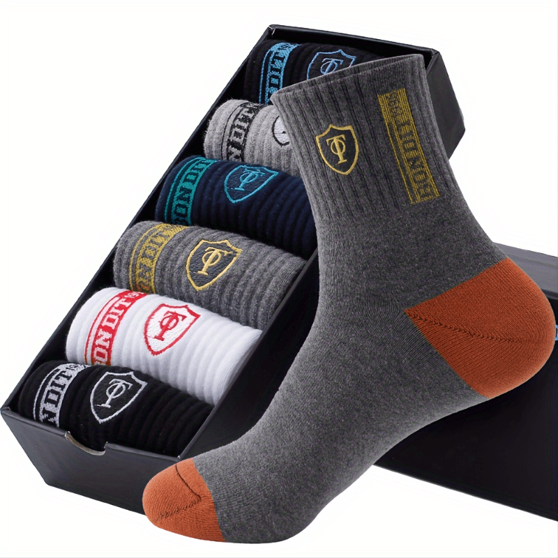 12 Pairs Moisture Wicking Athletic Socks Unisex Embroidered Quarter Socks