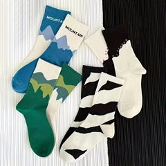 Teen's Cartoon Pattern Crew Socks 4 Pairs