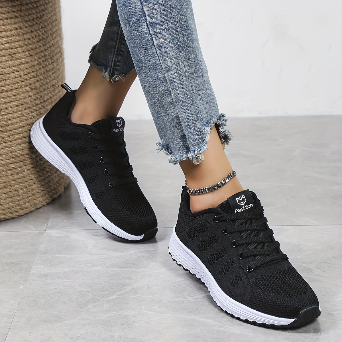 Women's Breathable Low Top Running Shoes Light And Comfortable