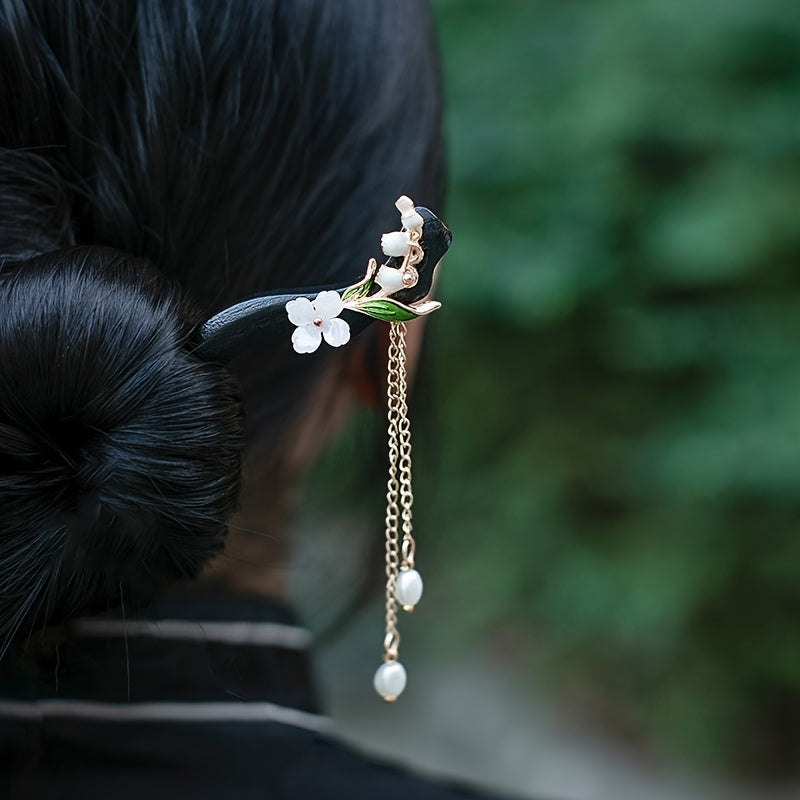 Vintage Chinese Style Hanfu Hairpin Lily Flower Tassel Wooden Hair Pin