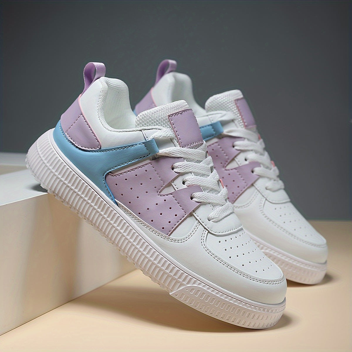 Women's Lightweight Faux Leather Skate Shoes for Outdoor Sports