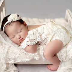 Cute 0-3M Baby Bow Lace Outfit, Ideal for Photoshoots