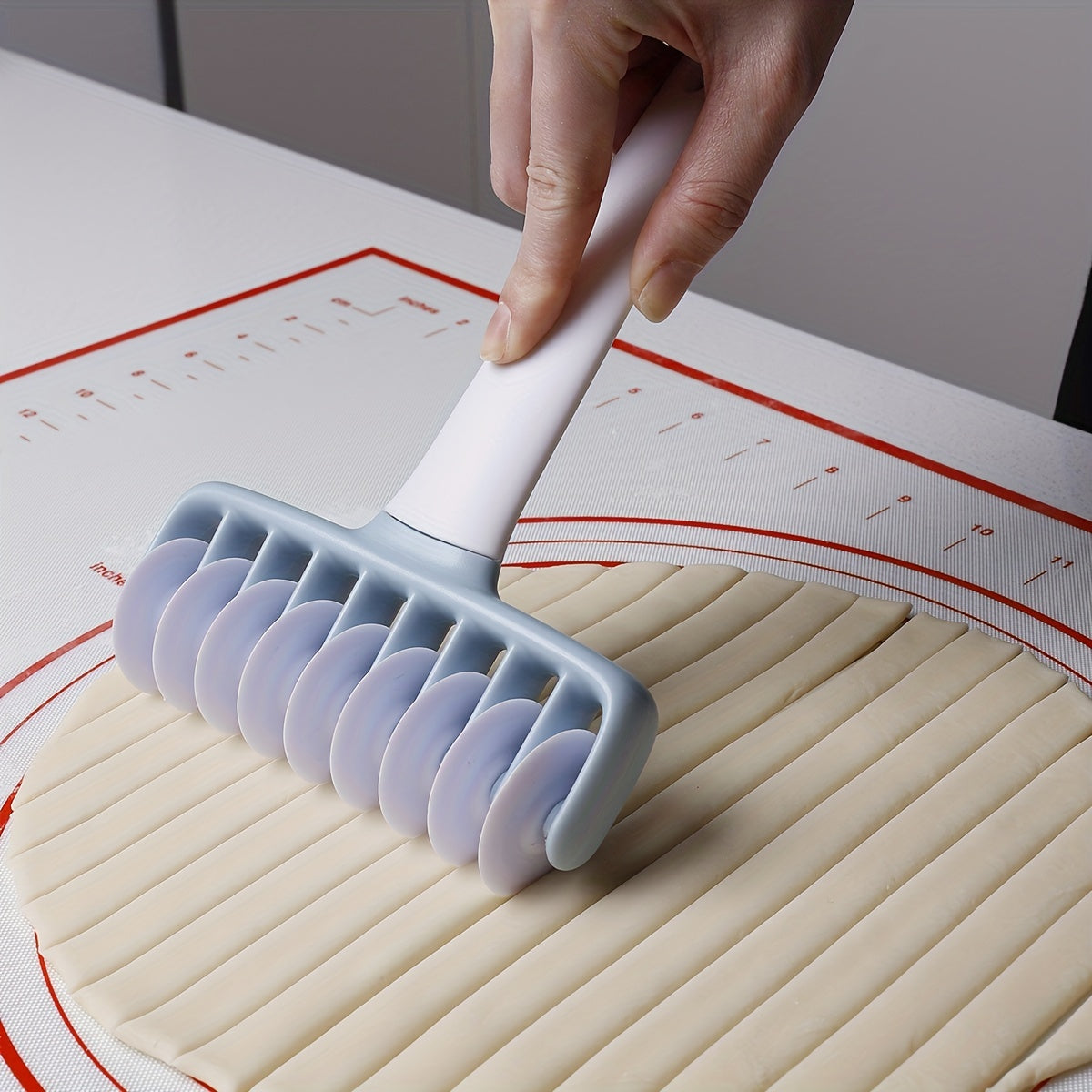 Mesh Roller Noodle Roller Cutting Strip Baking Tool