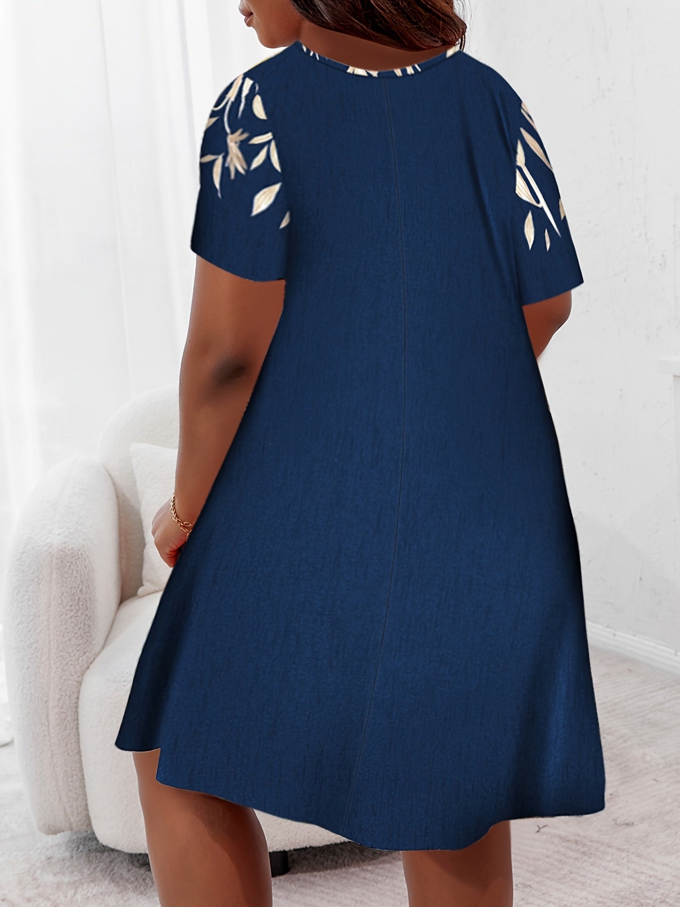  Leaf Print Short Sleeve Round Neck Dress