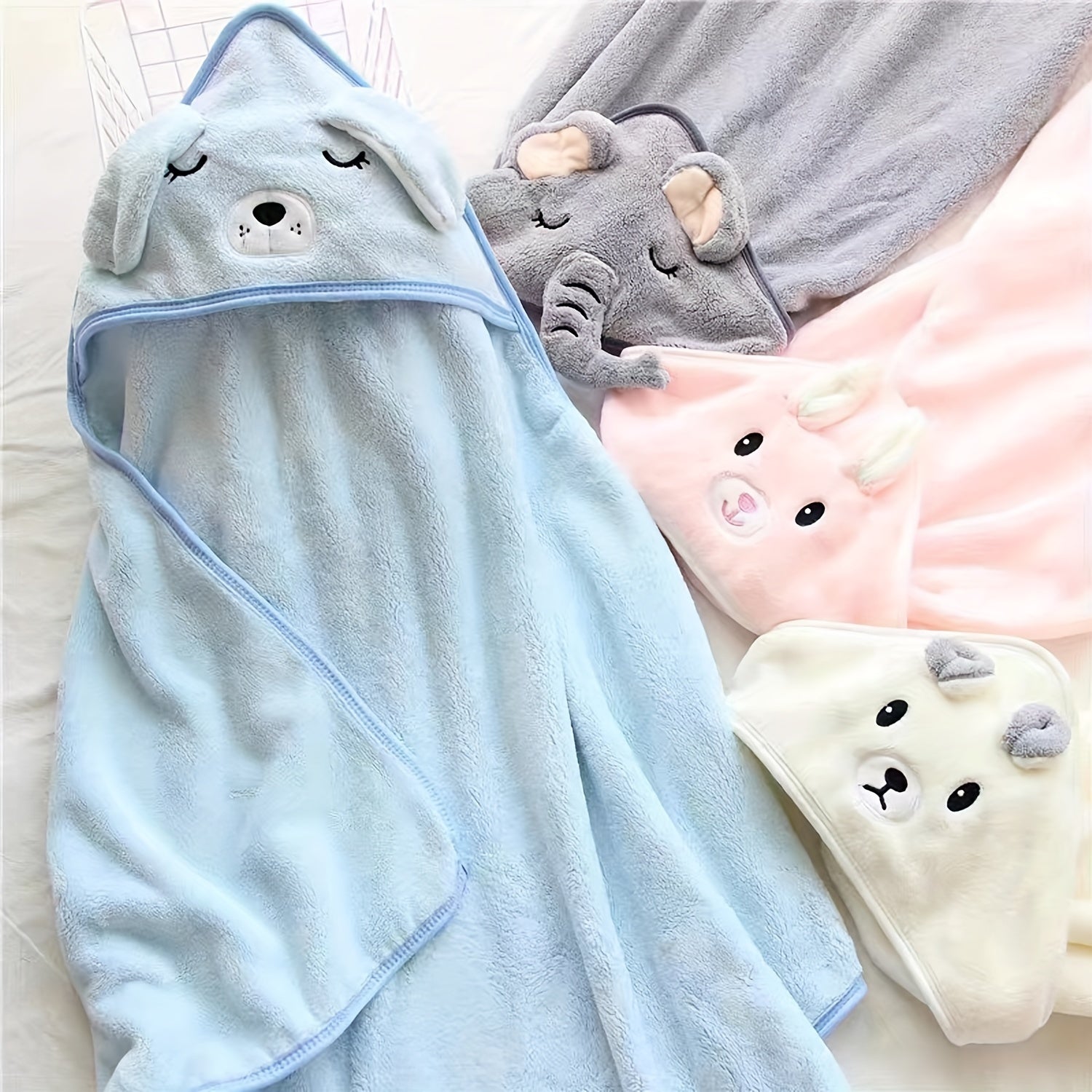 2-Pack Hooded Cartoon Baby Bath Towels Soft Hypoallergenic with Bandanas