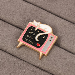 Creative Kitten TV Brooch Enamel Pin Anti-Exposure Waist Backpack Accessory